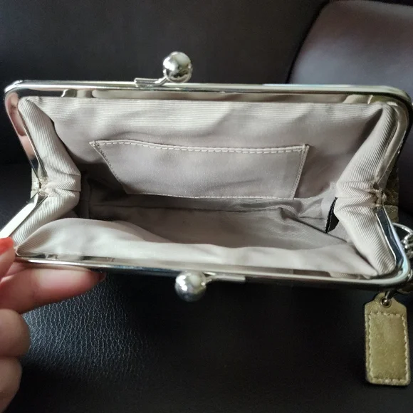 NWOT Coach Gold & Silver Optic Signature Metallic Kisslock Clutch Wristlet - Picture 13 of 15